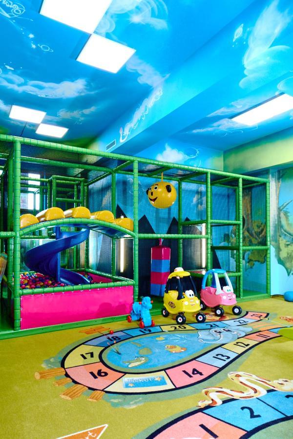 צ'אפלארי Borowy Dwor- Biznes, Spa & Fun מראה חיצוני תמונה